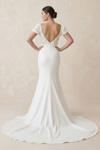 Robe de mariée blanche en satin et dentelle coupe sirène à col V et manches courtes - Harana