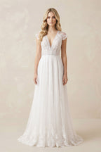 Robe de mariée blanche en tulle et dentelle coupe trapèze à col V et manches courtes - Harana