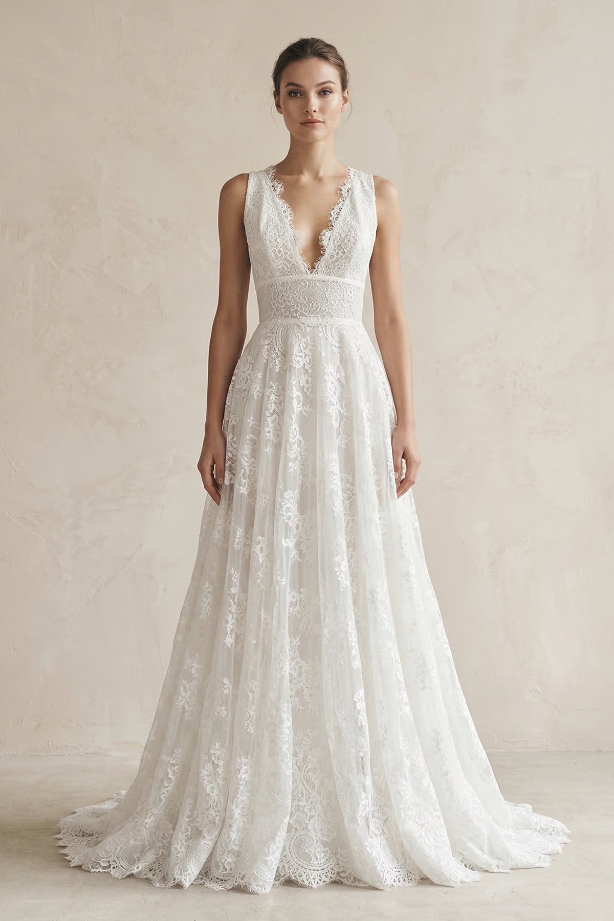 Robe de mariée blanche trapèze en dentelle à col V sans manches - Harana