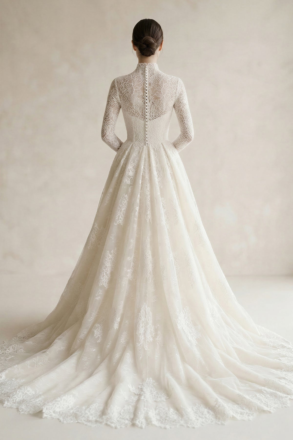 Robe de mariée ivoire longue manches longues à dentelle - Harana