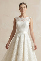 Robe de mariée blanche trapèze en dentelle sans manches à appliqués - Harana