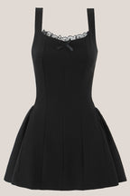 Robe noire courte en dentelle et coton coupe trapèze à encolure arrondie - Harana