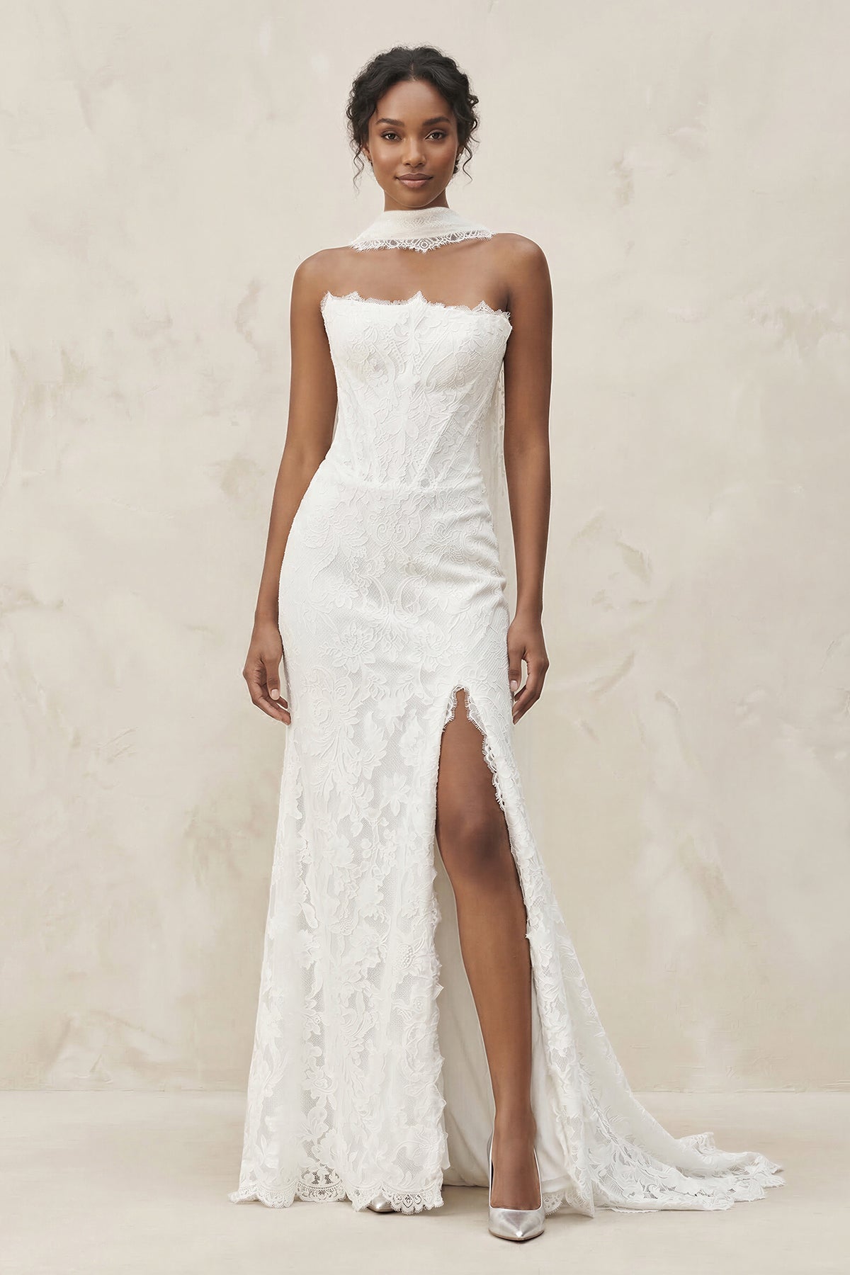 Robe de mariée blanche fourreau dentelle bustier à corset sans manches - Harana