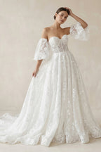Robe de mariée blanche en dentelle coupe trapèze à décolleté cœur avec corset - Harana