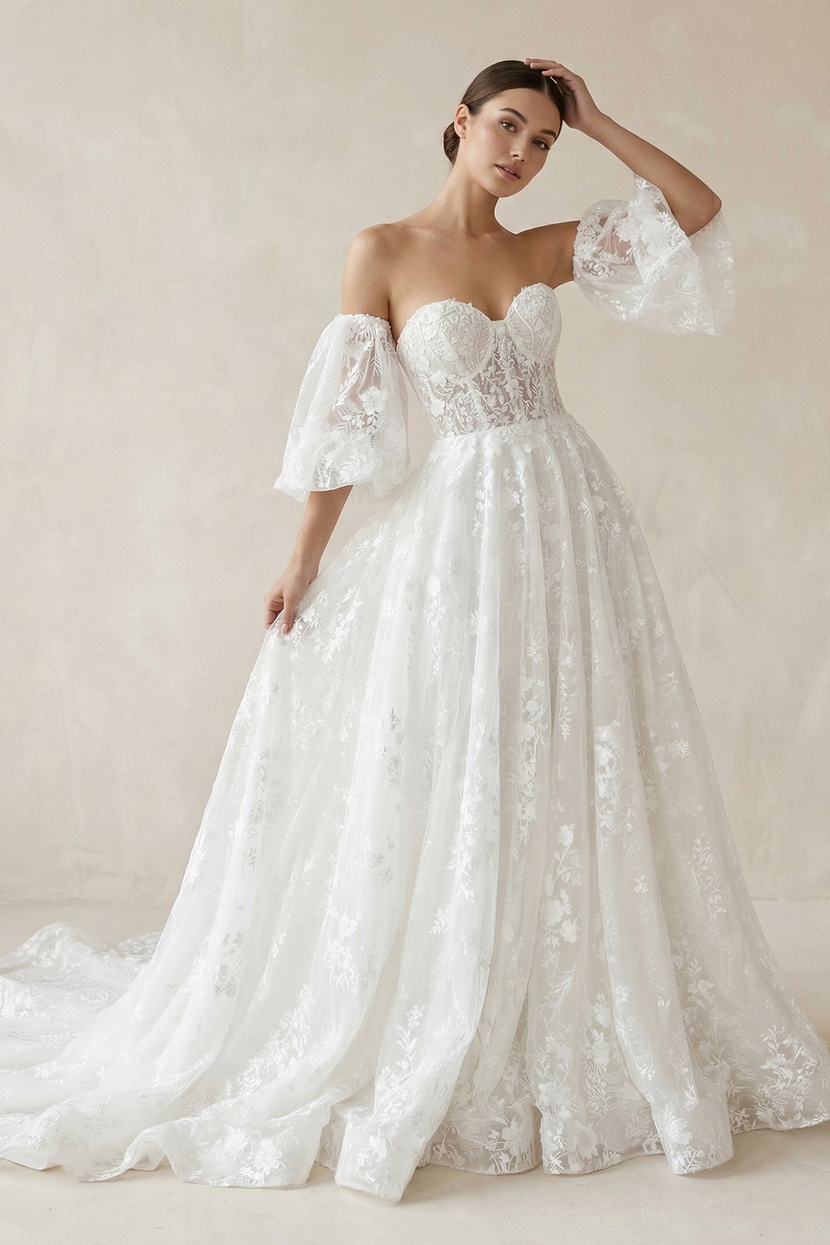 Robe de mariée blanche en dentelle coupe trapèze à décolleté cœur avec corset - Harana