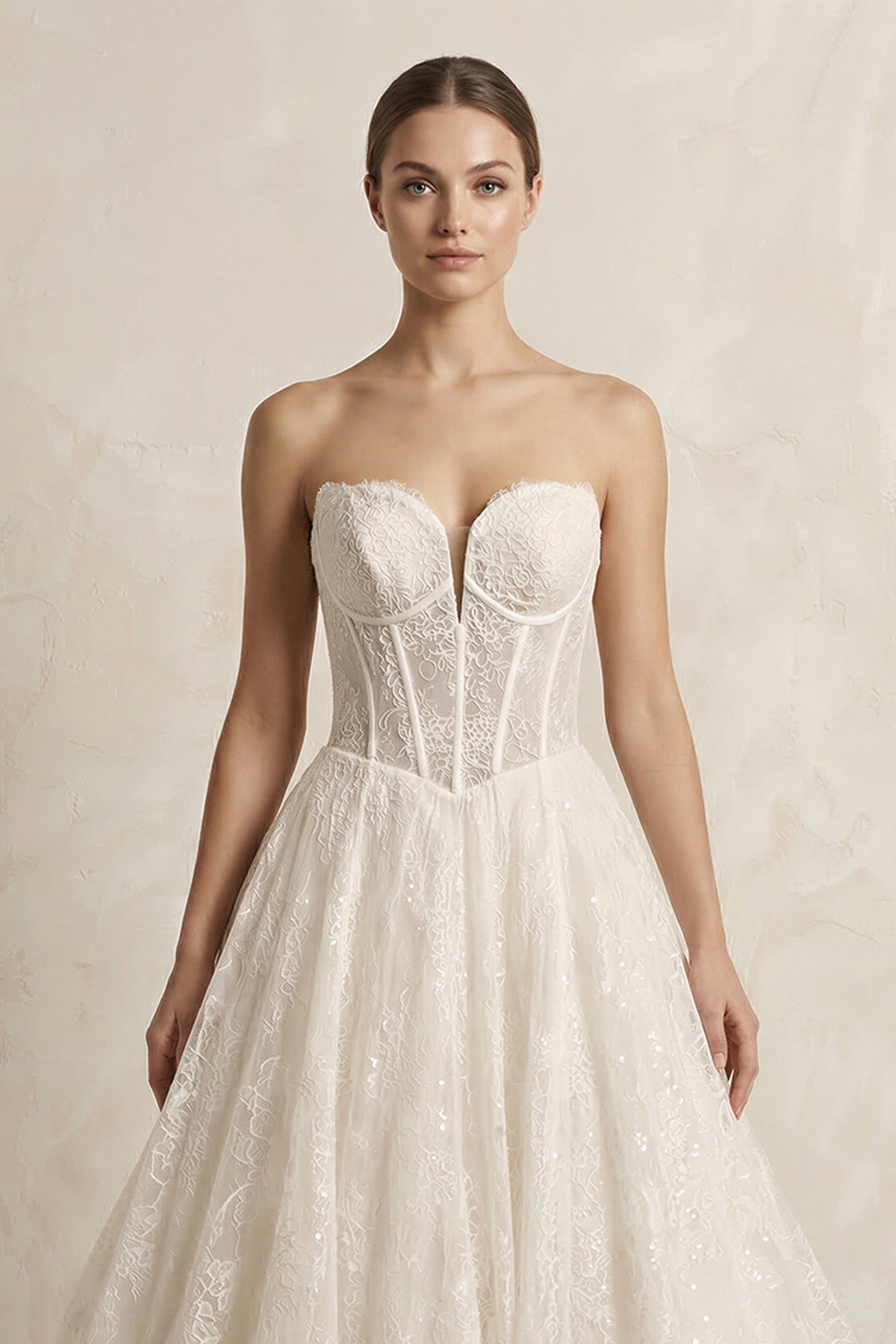 Robe de mariée ivoire trapèze en dentelle décolleté cœur sans manches - Harana