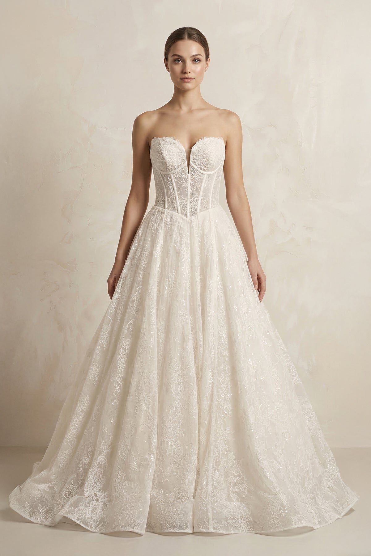 Robe de mariée ivoire trapèze en dentelle décolleté cœur sans manches - Harana
