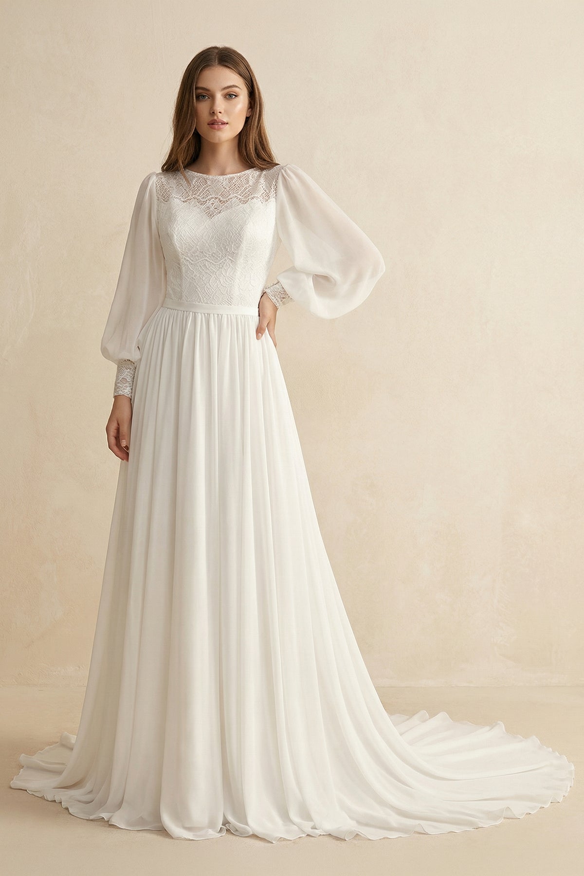 Robe de mariée ivoire trapèze en mousseline manches longues à appliqués - Harana