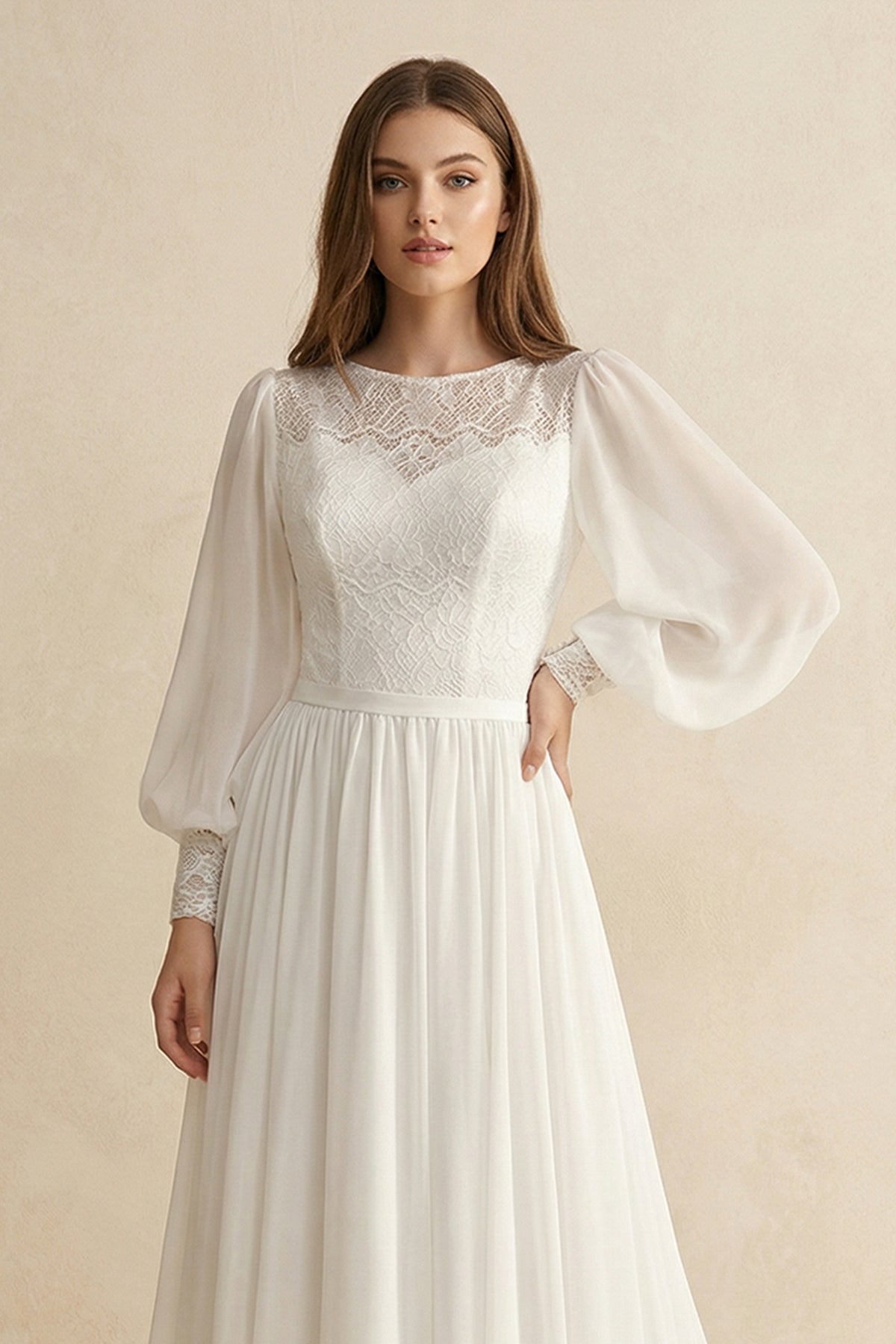 Robe de mariée ivoire trapèze en mousseline manches longues à appliqués - Harana