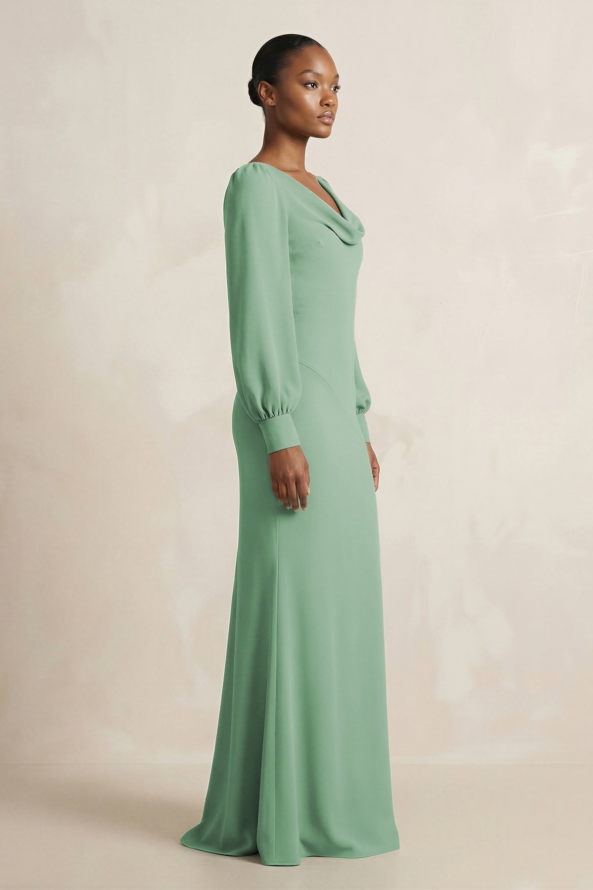 Robe demoiselle d’honneur vert d’eau longue col V manches longues froncée - Harana