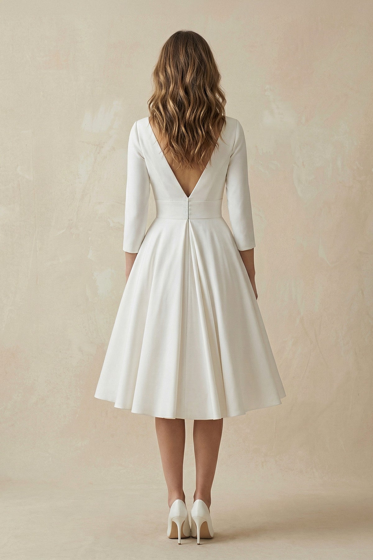 Robe de mariée blanche trapèze en satin à col V manches longues - Harana