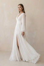 Robe de mariée blanche trapèze mousseline col V avec fente manches longues - Harana