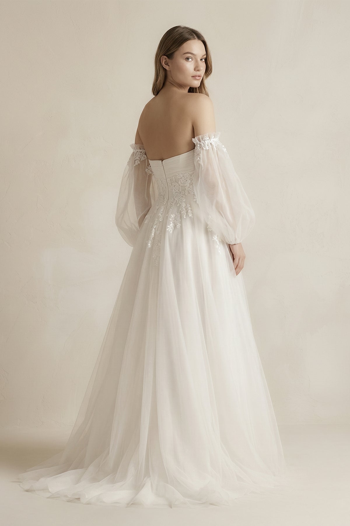 Robe de mariée blanche trapèze en tulle à épaules dénudées manches longues - Harana