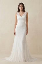 Robe de mariée blanche en tulle coupe fourreau à encolure illusion - Harana