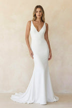 Robe de mariée blanche satinée coupe sirène dos nu avec traîne - Harana
