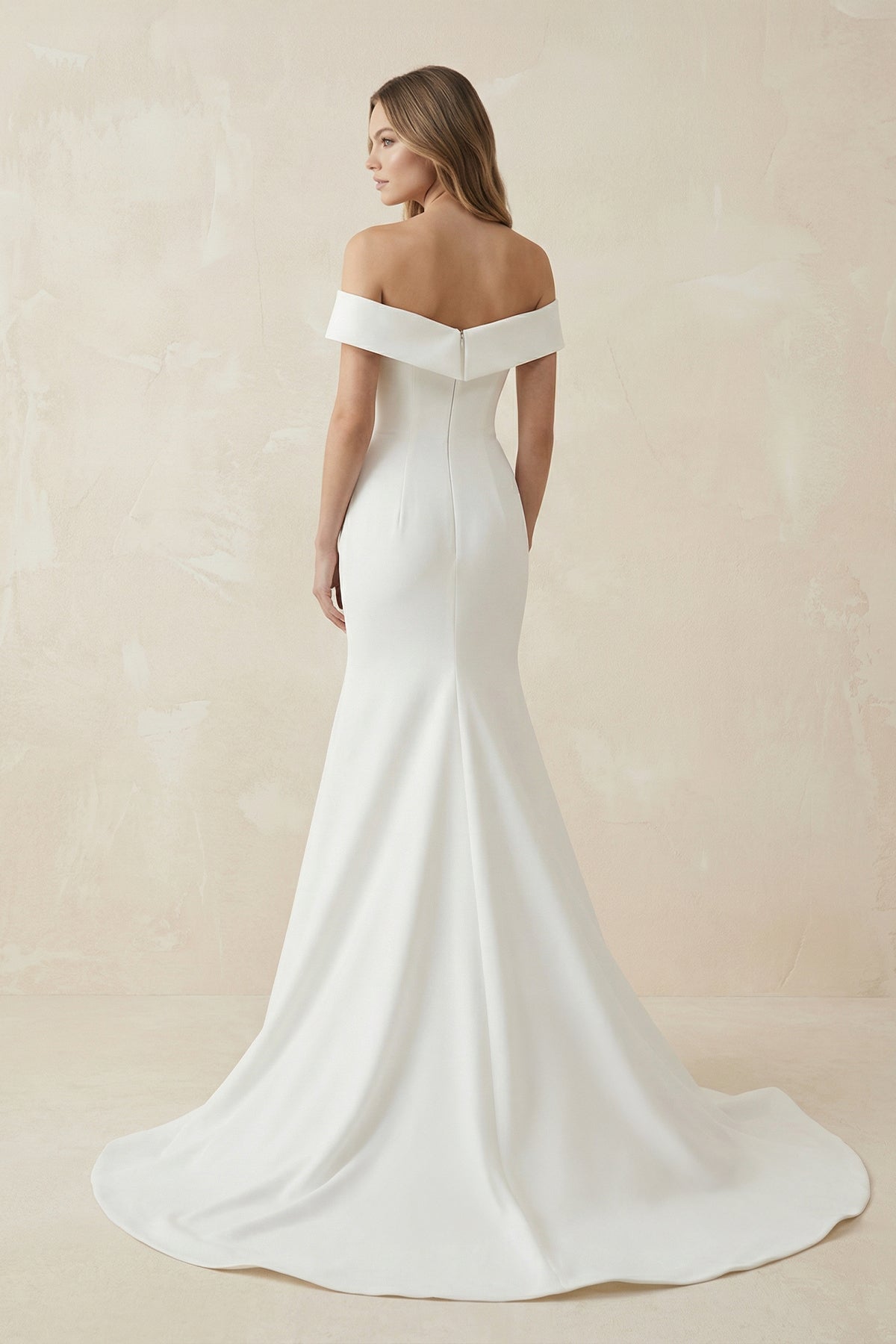 Robe de mariée blanche satinée silhouette sirène à épaules dénudées - Harana