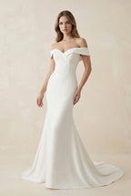 Robe de mariée blanche satinée silhouette sirène à épaules dénudées - Harana