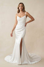 Robe de mariée blanche satinée coupe sirène à col bénitier effet drapé avec fente - Harana