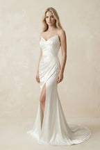 Robe de mariée blanche satinée coupe sirène à décolleté cœur avec fente - Harana