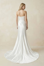 Robe de mariée blanche satinée coupe sirène à décolleté cœur avec fente - Harana