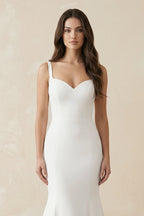 Robe de mariée blanche satinée coupe sirène à décolleté cœur - Harana