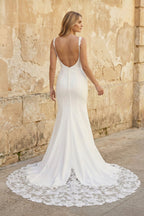 Robe de mariée ivoire en satin et dentelle coupe sirène - Harana