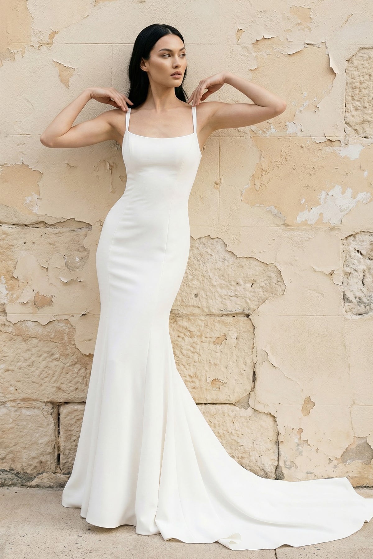 Robe de mariée ivoire satinée coupe sirène à encolure arrondie dos nu - Harana