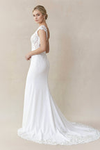 Robe de mariée blanche en dentelle coupe sirène à manches courtes ornée d’appliqués - Harana