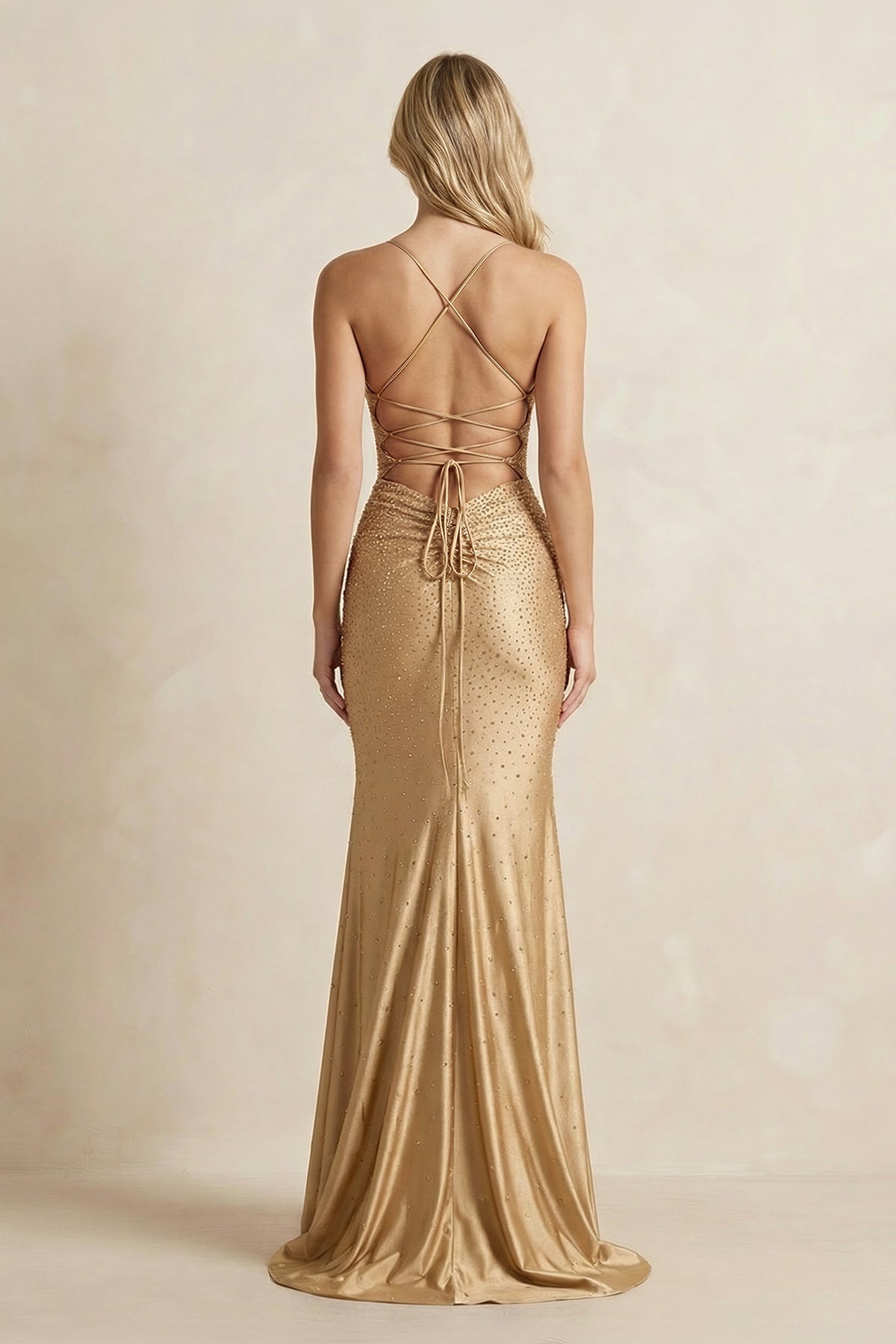 Robe longue doré coupe sirène à fines bretelles avec fente - Harana