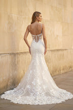Robe de mariée blanche en dentelle coupe sirène à fines bretelles - Harana
