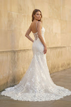 Robe de mariée blanche en dentelle coupe sirène à fines bretelles - Harana