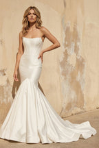 Robe de mariée ivoire satinée coupe sirène bustier - Harana