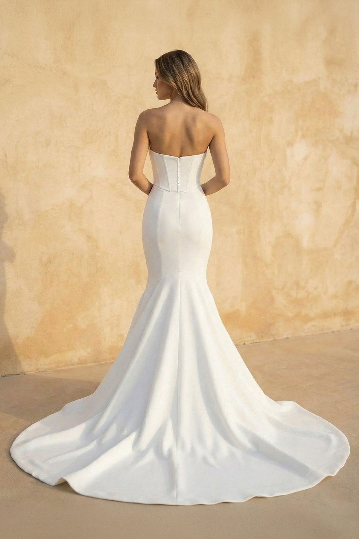 Robe de mariée blanche en satin bustier coupe sirène - Harana