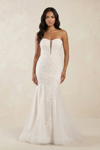 Robe de mariée blanche en tulle coupe sirène à décolleté cœur ornée d’appliqués - Harana