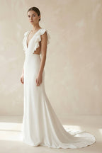 Robe de mariée ivoire satinée coupe sirène à col V et manches courtes - Harana