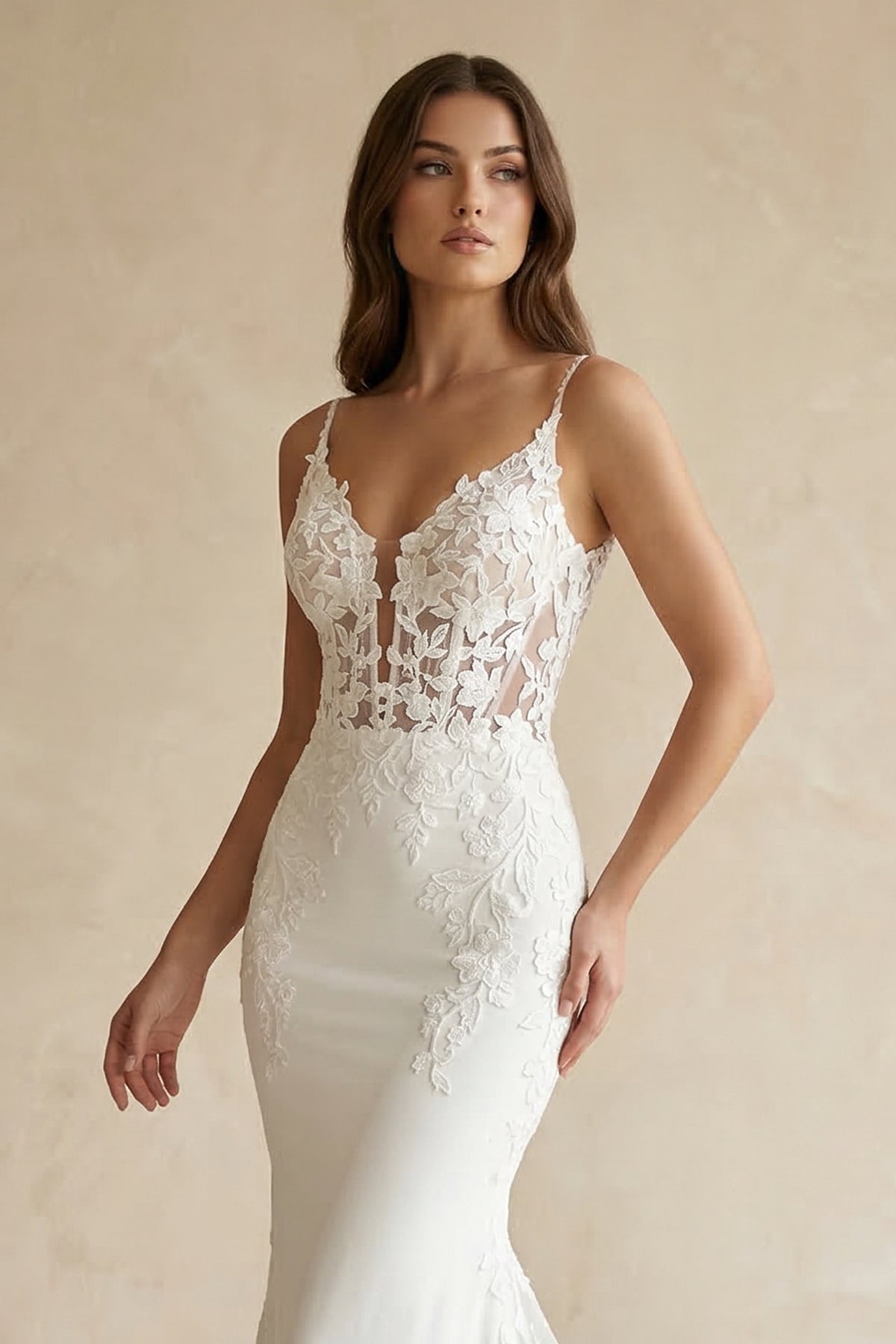 Robe de mariée blanche satinée coupe sirène à encolure en V - Harana
