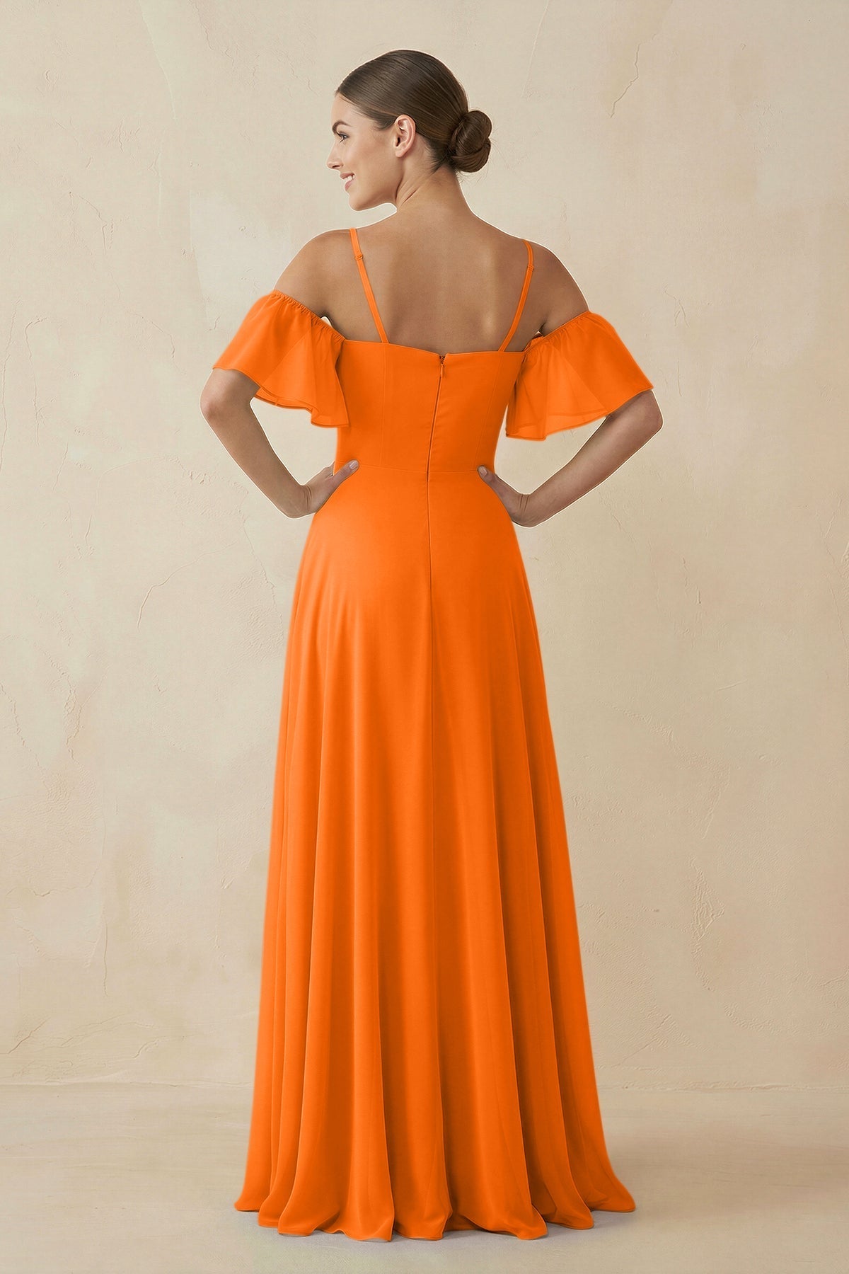 Robe longue orange en mousseline coupe trapèze à épaules dénudées - Harana