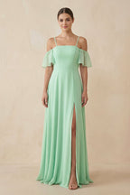 Robe demoiselle d’honneur pale pistachio longue à épaules dénudées manches courtes avec fente - Harana