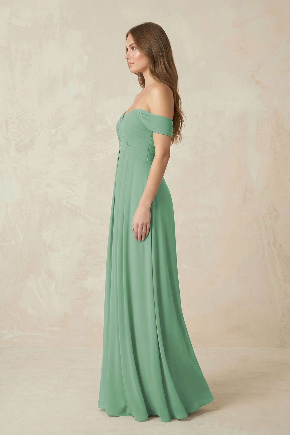 Robe demoiselle d’honneur vert d’eau midi à épaules dénudées plissée effet drapé - Harana
