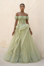 Robe longue vert sauge coupe trapèze à épaules dénudées à appliqués - Harana