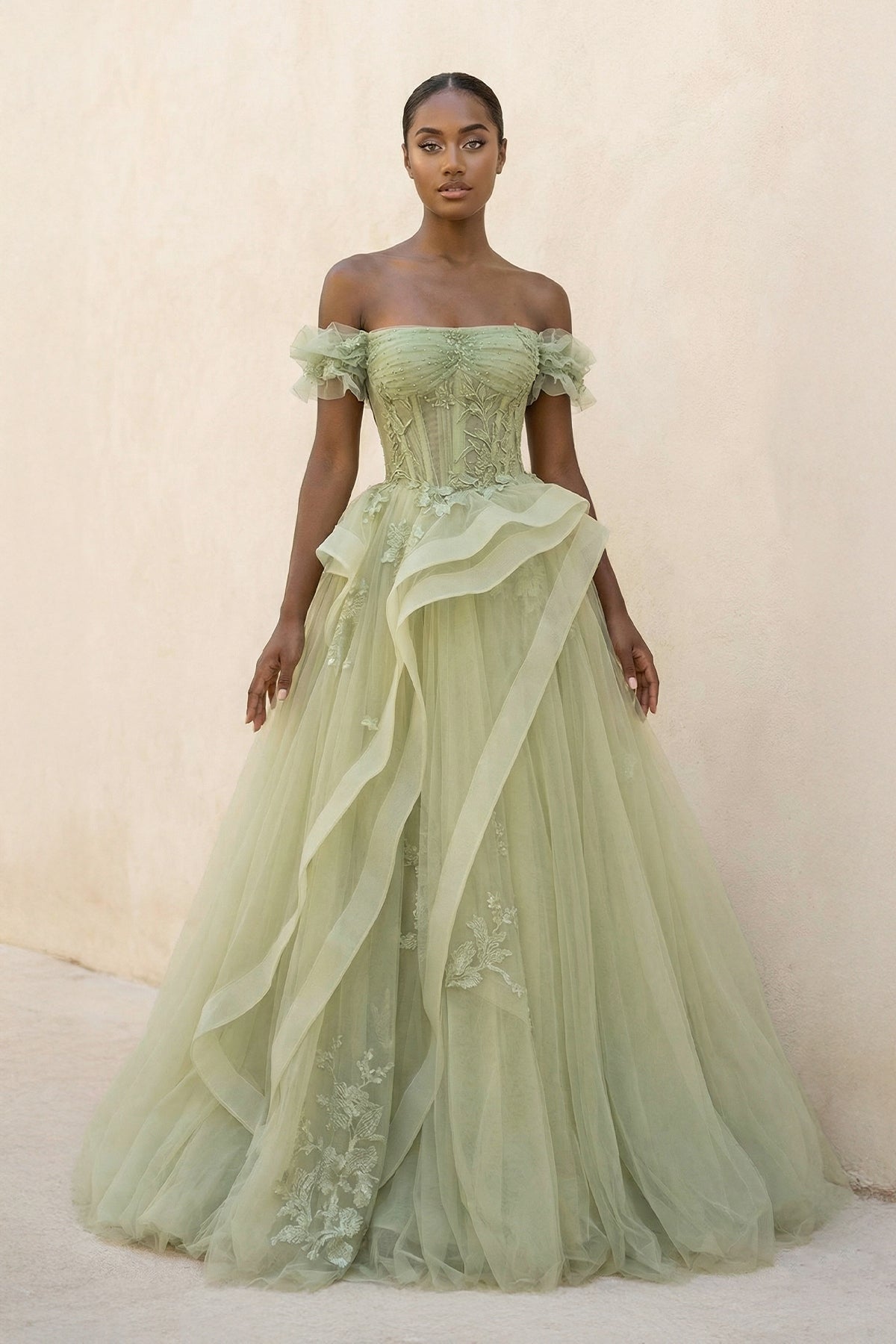 Robe longue vert sauge coupe trapèze à épaules dénudées à appliqués - Harana