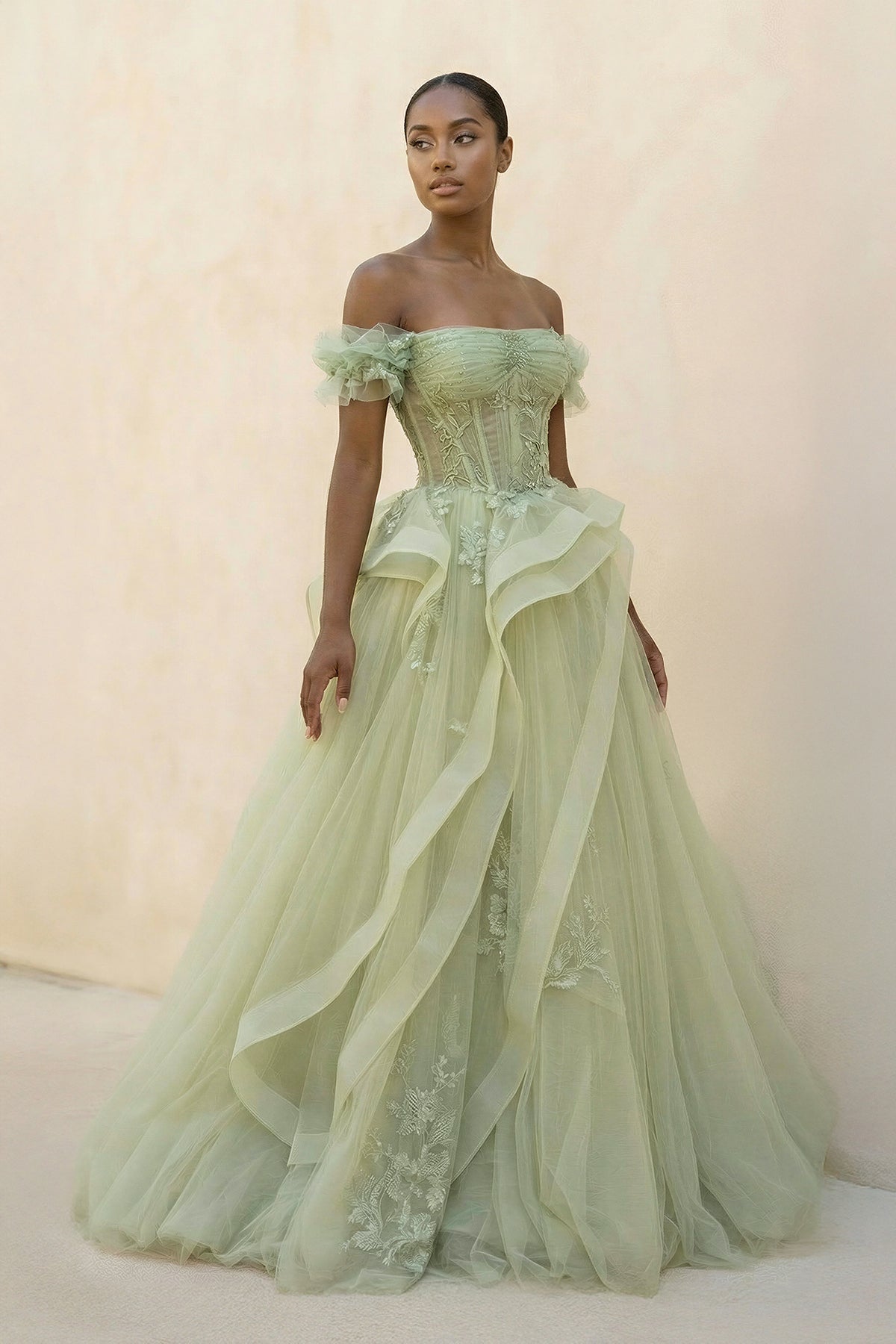 Robe longue vert sauge coupe trapèze à épaules dénudées à appliqués - Harana