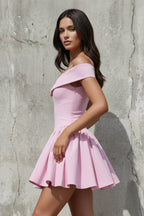 Robe courte rose coupe trapèze à épaules dénudées - Harana