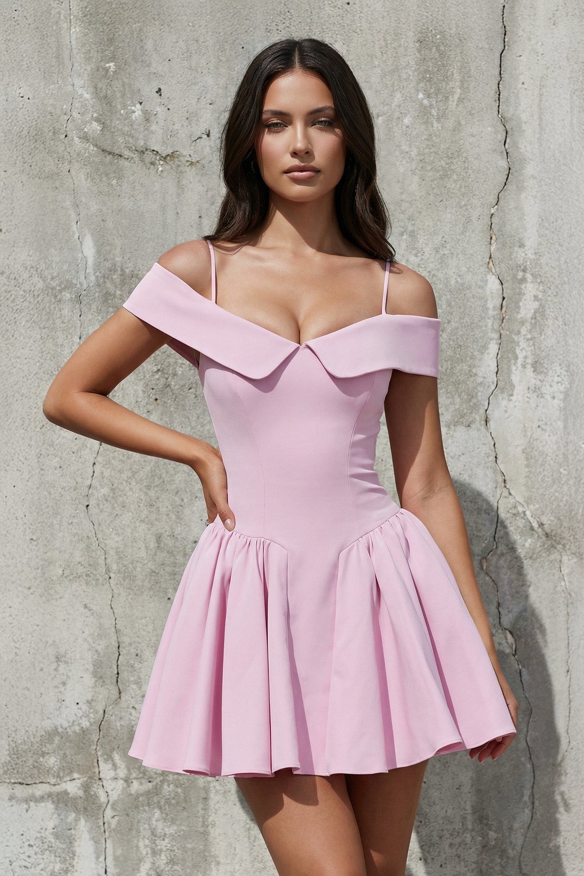 Robe courte rose coupe trapèze à épaules dénudées - Harana