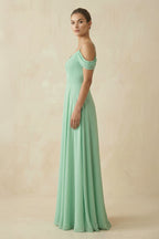 Robe demoiselle d’honneur pale pistachio longue à épaules dénudées manches courtes plissée - Harana