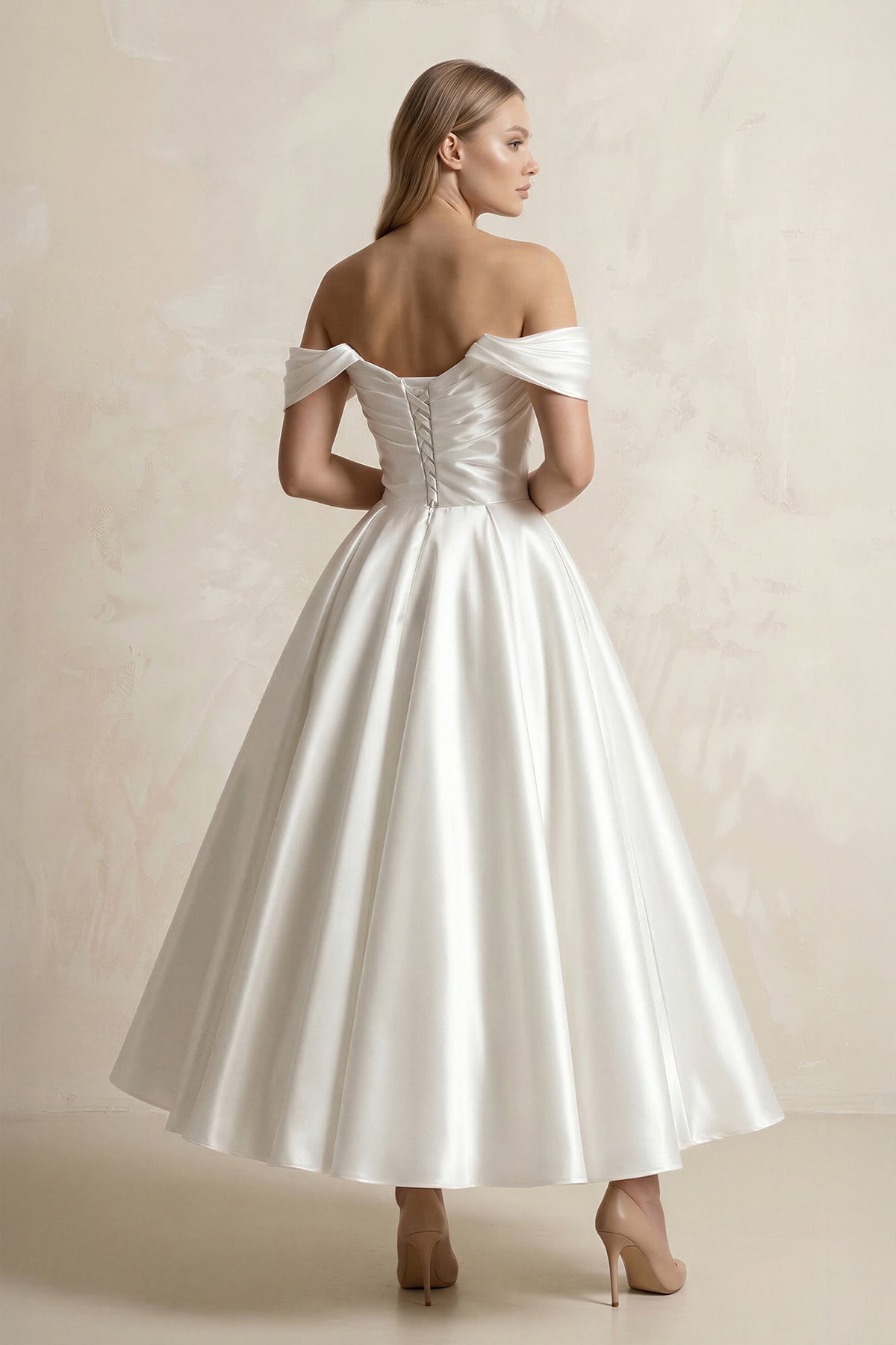 Robe de mariée blanche trapèze en satin à épaules dénudées plissée - Harana