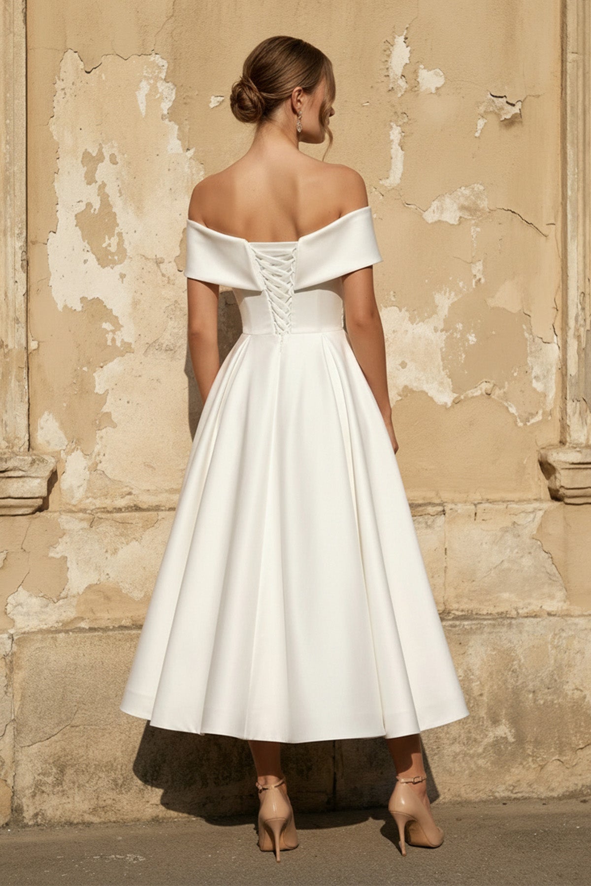 Robe de mariée blanche trapèze en satin à épaules dénudées plissée - Harana