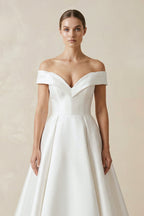Robe de mariée blanc courte à épaules dénudées satinée coupe trapèze - Harana