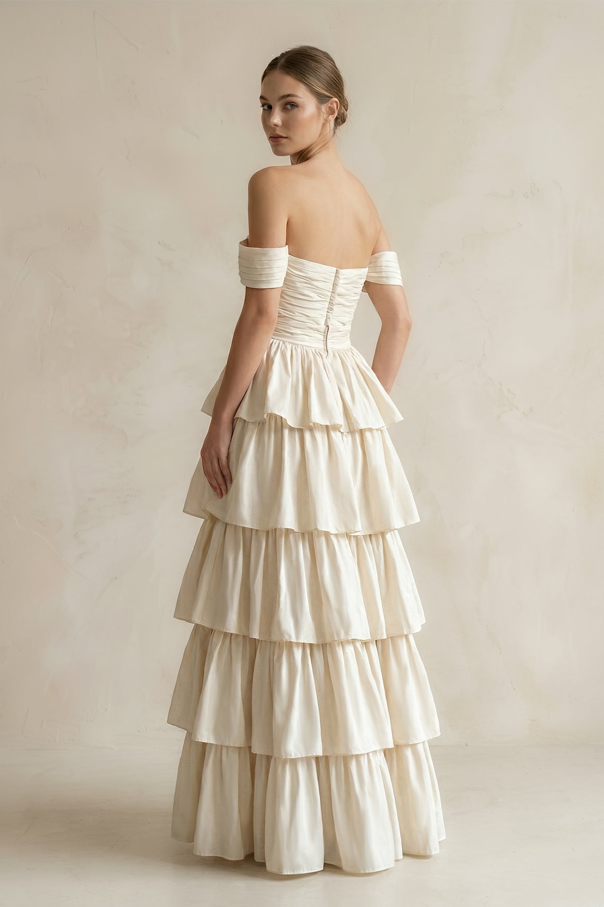 Robe de mariée ivoire trapèze en mousseline à épaules dénudées sans manches - Harana