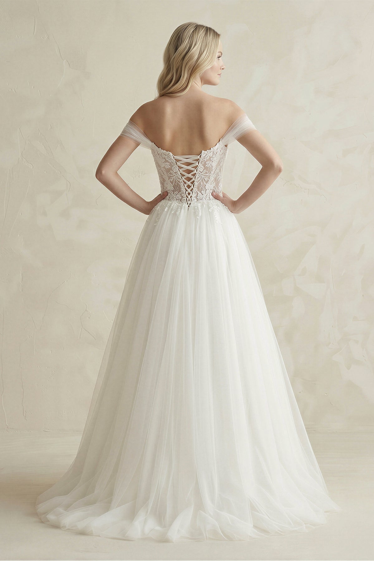 Robe de mariée blanche trapèze en dentelle à épaules dénudées à corset - Harana